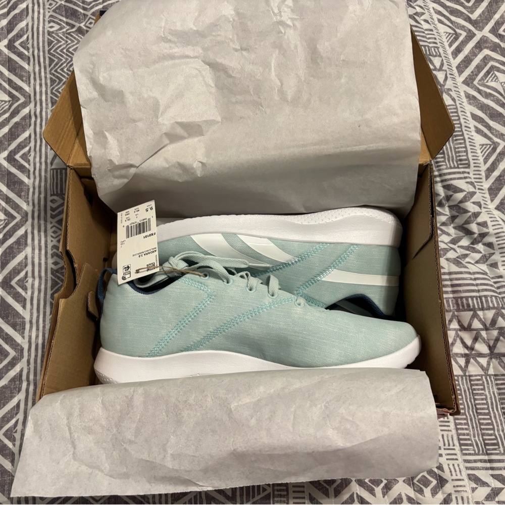 New Reebok womens 9.5 tennis shoes